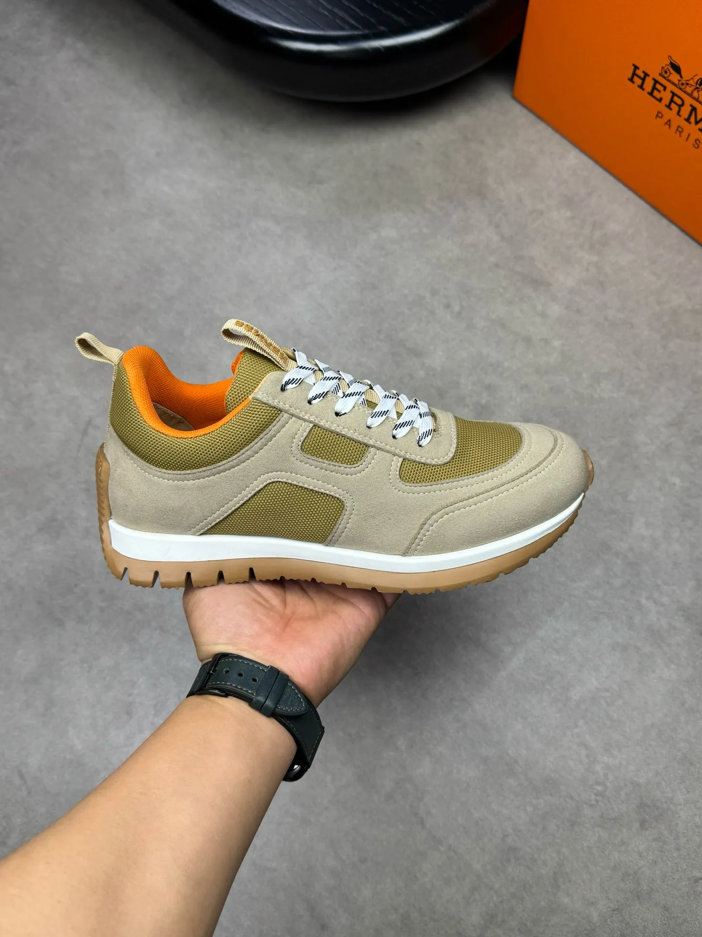 [HERMES] Hermès men's shoes 💰680💰 - high-end quality original items 🔍🔍🔍 casual sports shoes - upper: 🔝 suede environmentally friendly leather, brand high mercerized canvas body with forged ´H´ totem, tongue webbing injection molded brand logo - lining: brand canvas, foot pads; water-dyed cowhide -Outsole: ultra-light T men's shoes 💰U foam; two-color molded outsole -Ultra-high quality control, fine workmanship: highlighted (high-end, extravagance, grade) -Size: 39-44 (38, 45, can be customized)